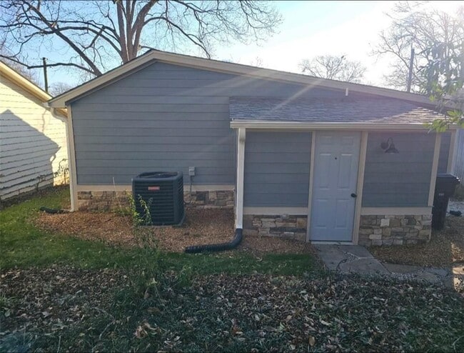 Photo - 7 N Annie St