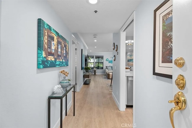 Photo - 260 Cagney Ln