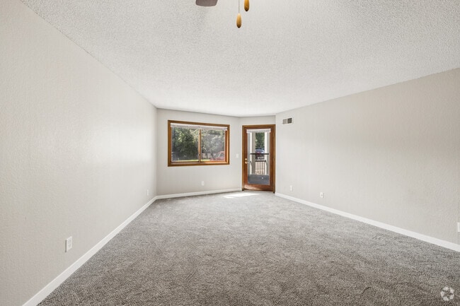1BR, 1BA - 936SF - Living Room