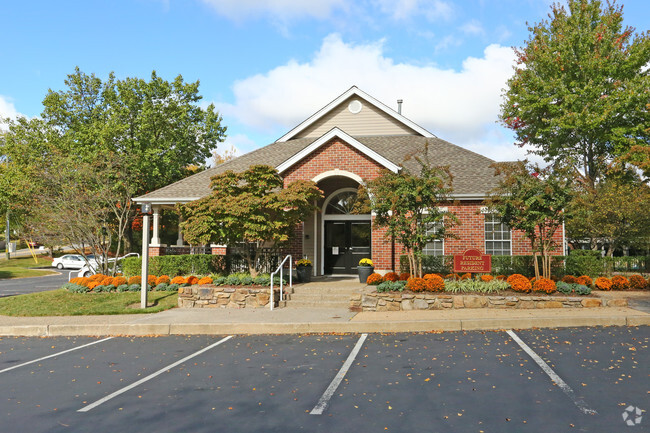 Building Photo - Lincoln Woods Rental