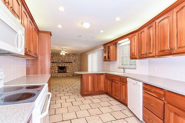 Photo - 4138 Macaulay Ln