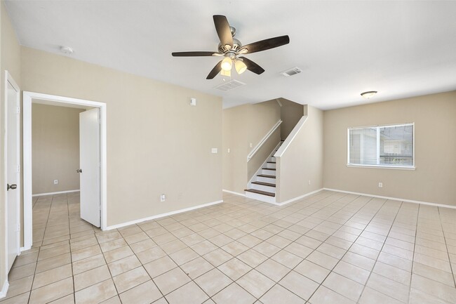 Photo - 6158 Settlers Lake Cir E