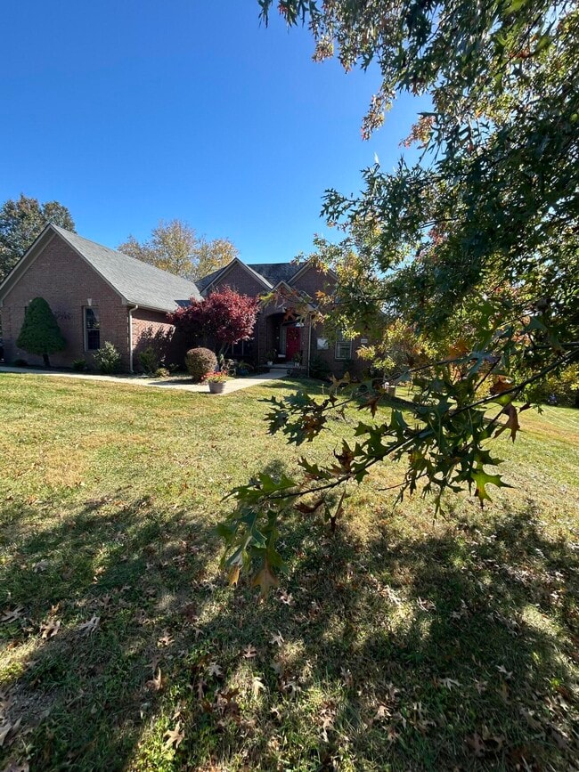 Photo - 409 Lawson Dr Unit B