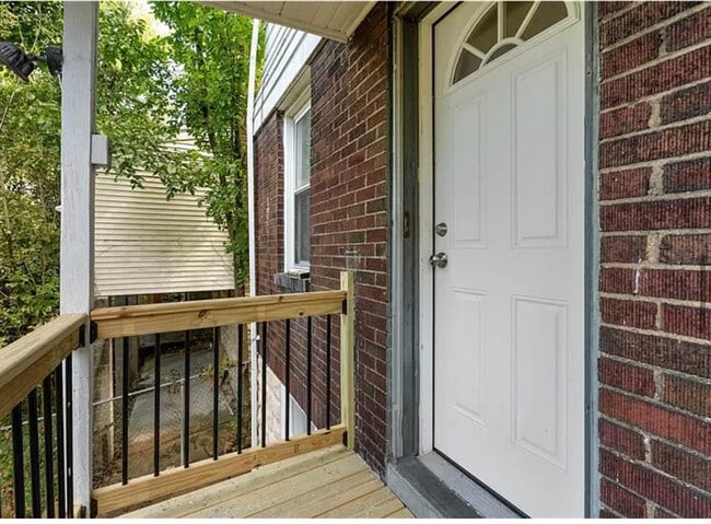 Photo - 2031 Chalfant St