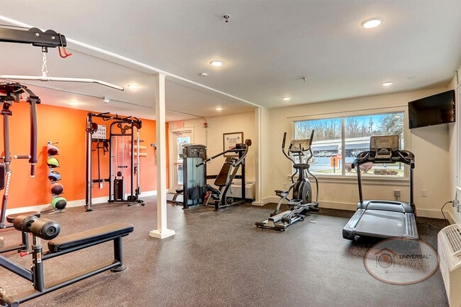 Fitness Center - The Hub at Mountcastle