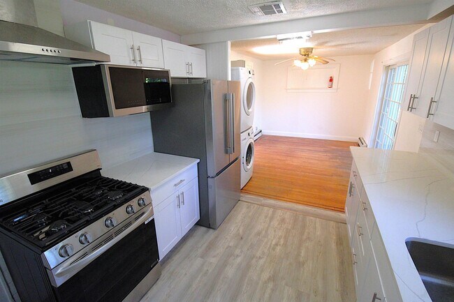 Photo - 14 Raydol Ave