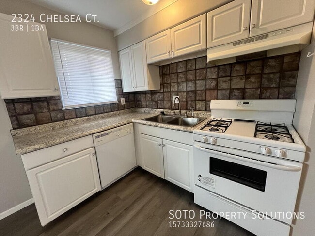 Photo - 2324 Chelsea Ct