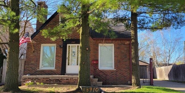 Photo - 13910 Julius Ave House
