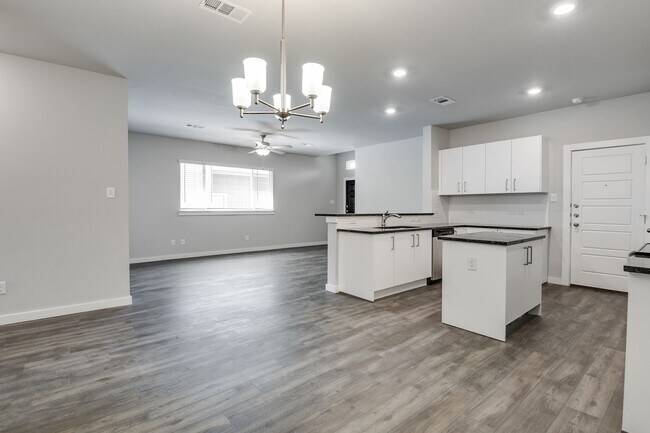 Photo - GORGEOUS 3 BEDROOM DUPLEX LOCATED IN MIDLOTHIAN ISD!