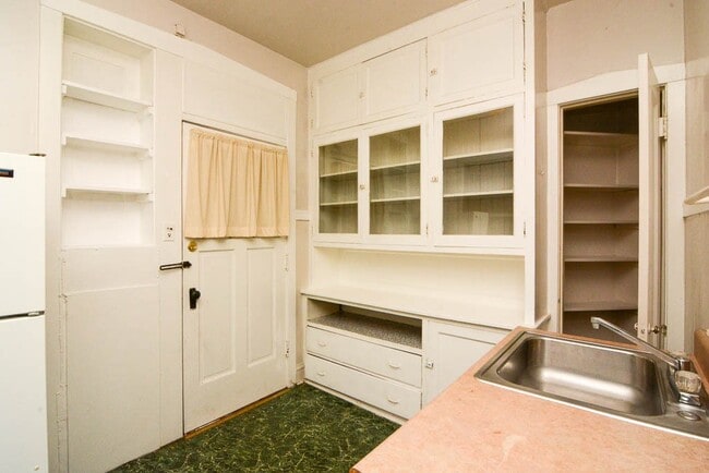 Photo - 1314 Oak Ave Unit W2