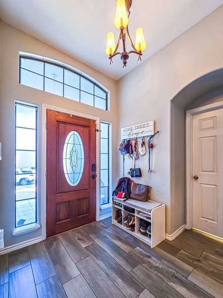 Photo - 2673 Crown View Drive