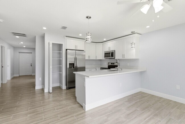 Photo - 2955 Dunbar St