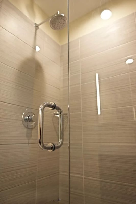 Photo - 1005 W 75th St