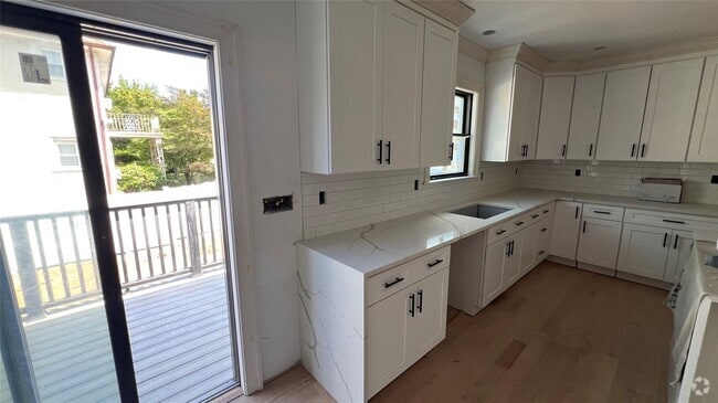 Building Photo - 38 Elmwood Ave Rental