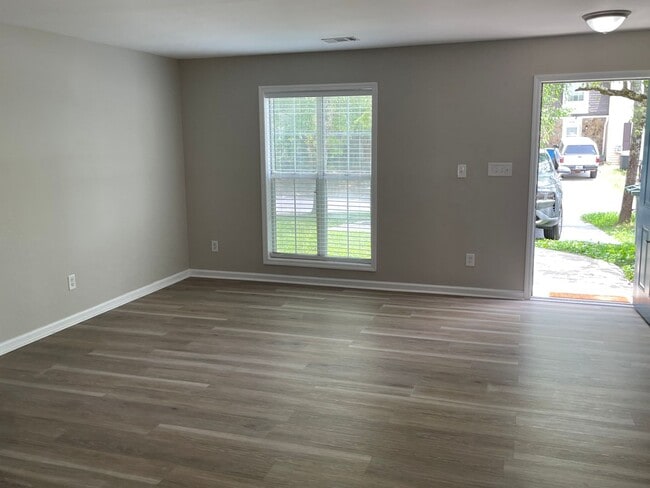3555 Kennesaw Station Dr