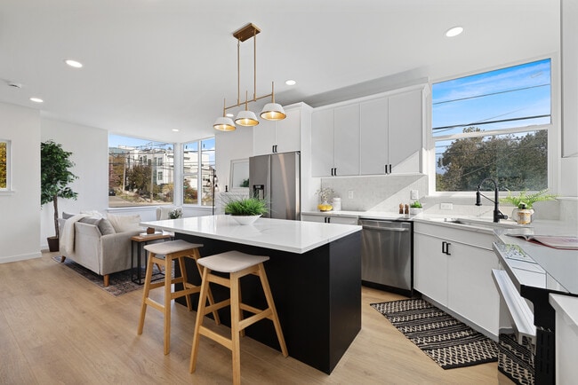 Photo - 2311 S Judkins St