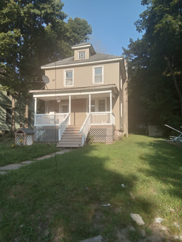 Building Photo - 46 Landfield Ave Rental