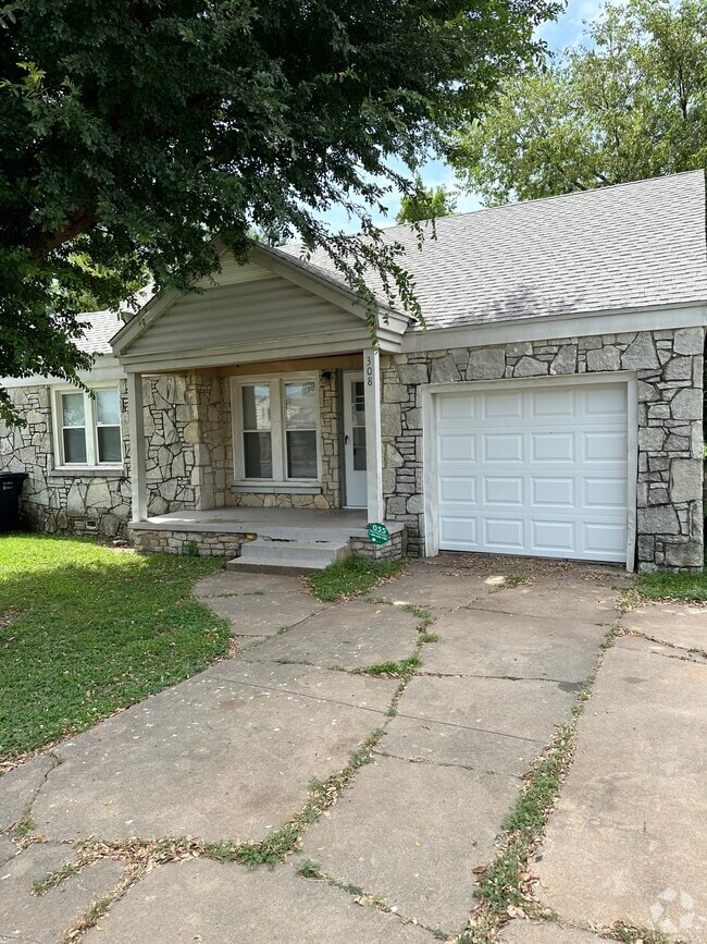 Building Photo - 308 SW 44th St Rental