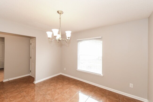 Photo - 6789 Southern Oaks Dr