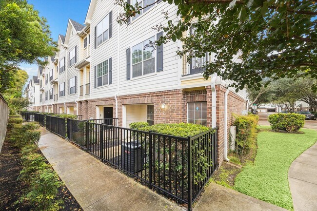 Photo - 9200 Westheimer Rd Unit 907