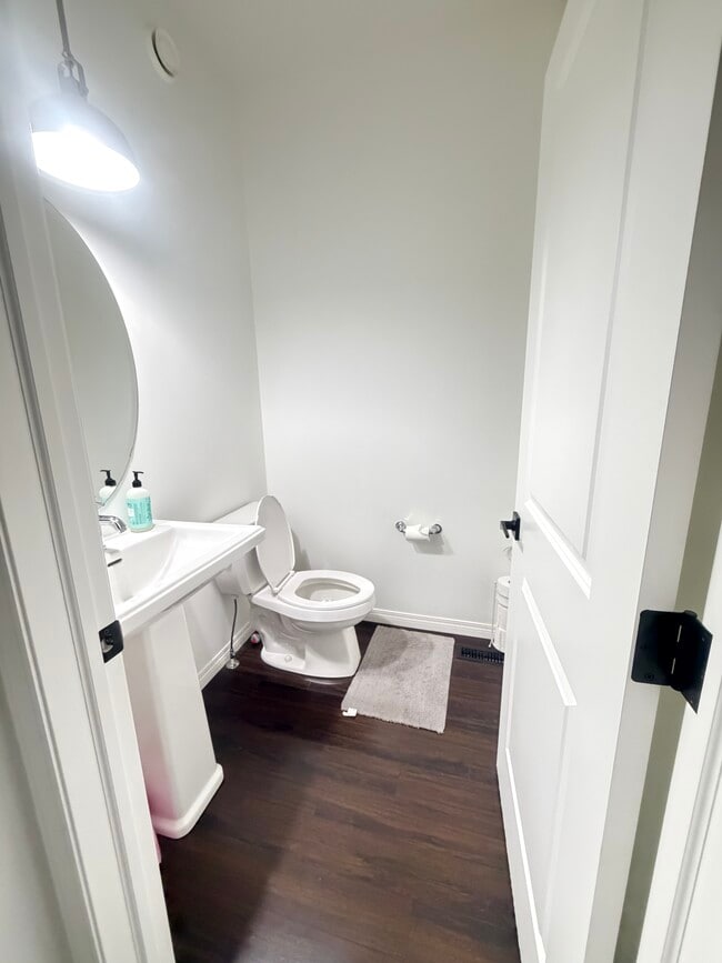 1108 Legacy Cir SE