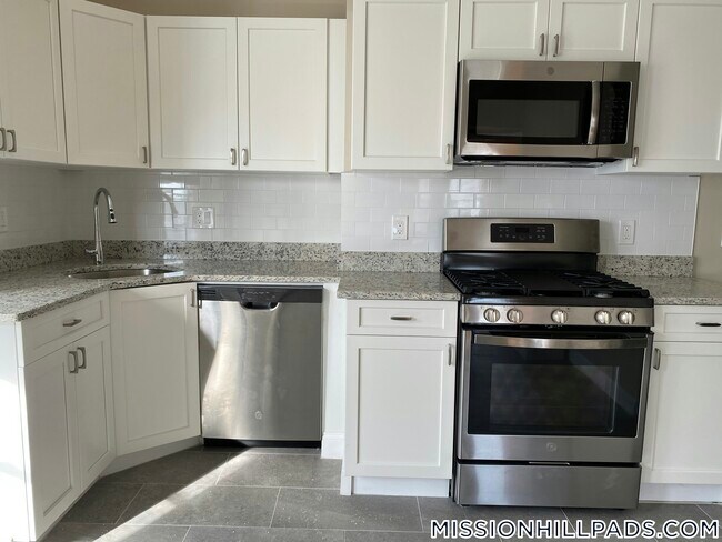 Building Photo - 119 George St