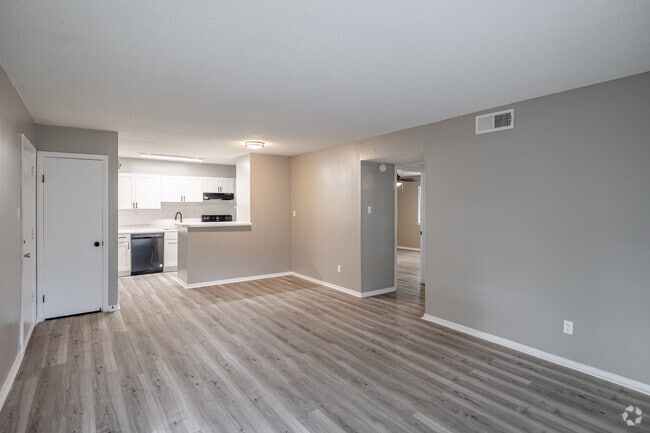 2BR, 2BA - 1,036SF - Living Room