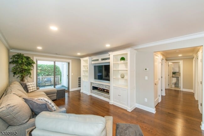 Photo - 136 Changebridge Rd Unit N1