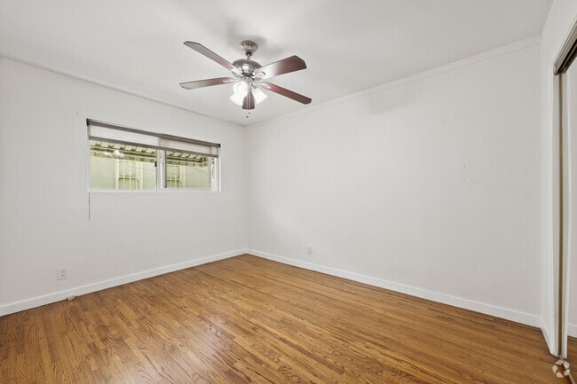 2BR, 1BA - 820SF - Primary Bedroom