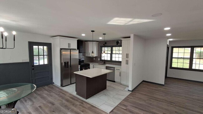 Photo - 490 Village Green Ct SW