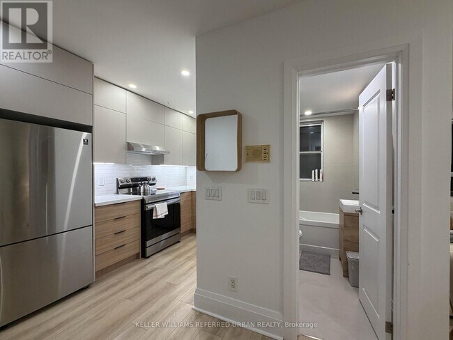 Photo - 823 Millwood Rd Unit 6