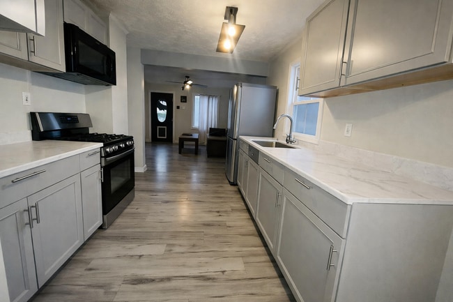 Photo - 1235 Kappes St