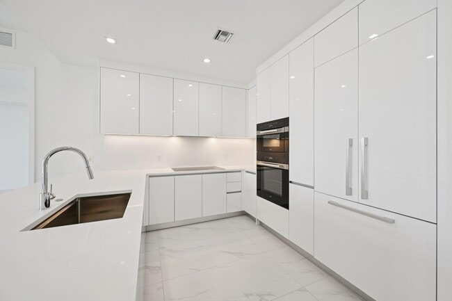 Photo - 220 Lake Shore Dr Unit 709