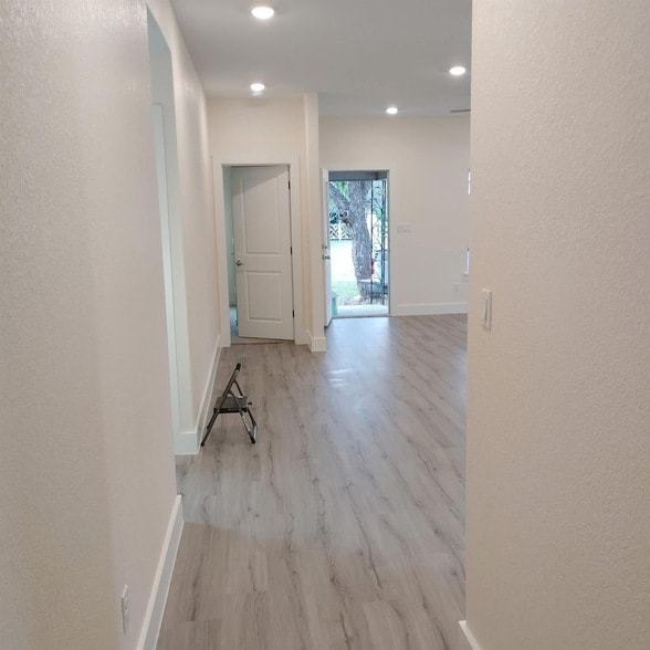 Photo - 928 E Cameron Ave