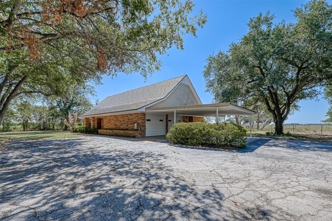 Photo - 16711 Hwy 90 Alt