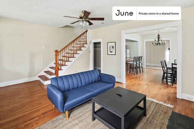 Room in Shared 5 bed/3 bath home in Brookland