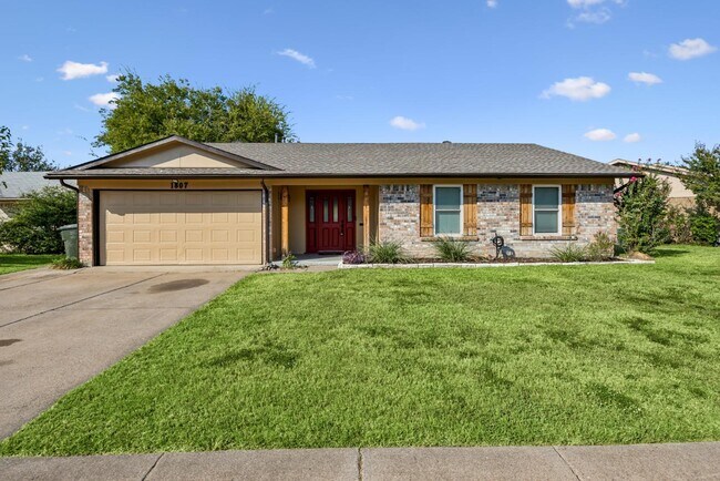 Photo - 1807 Highmeadow Cove