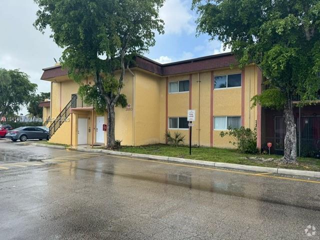 Building Photo - 2854 NW 55th Ave Unit 2B Rental