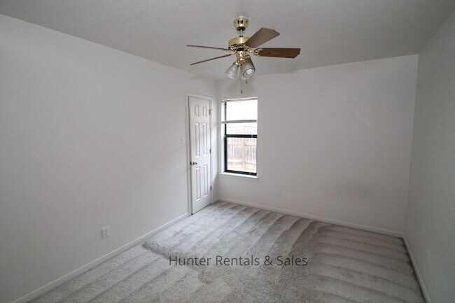 Photo - Low Traffic Circle!