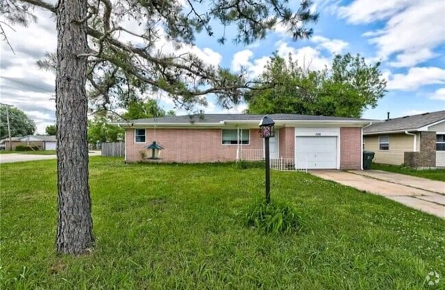 Building Photo - 700 Terry Dr Rental