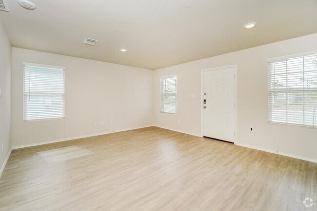 Building Photo - 5445 Verdugos Palace Rental
