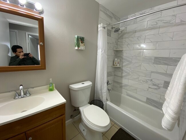 Photo - 905 Center St