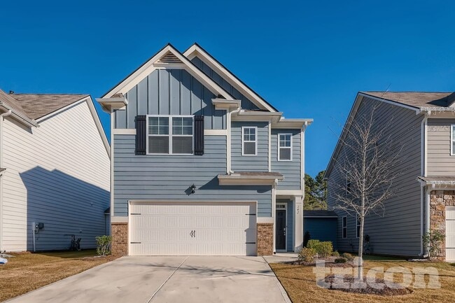 Photo - 142 Woodhouse Cir