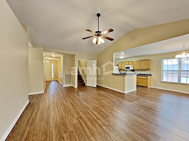 Photo - 519 Acorn Way