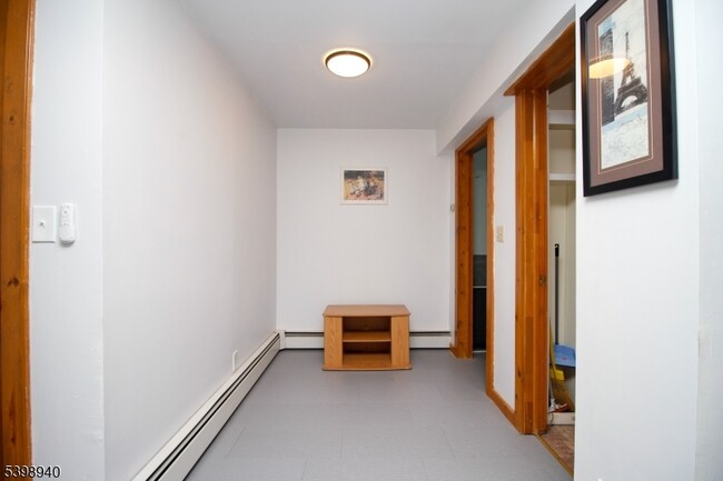 Photo - 81 Main St Unidad B