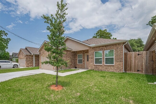 Photo - 7981 St Louis St