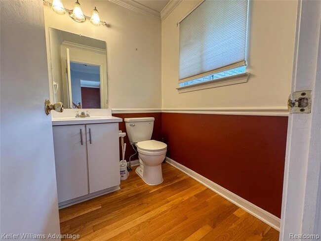 Photo - 2867 Woodmont Dr W