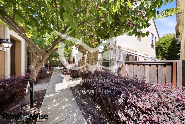 Photo - 1583 Sylvia St