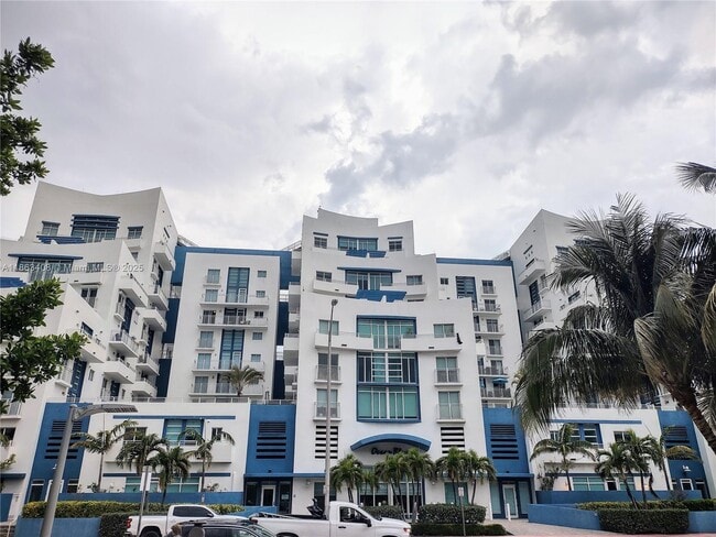 Building Photo - 7600 Collins Ave Unit 416 Rental
