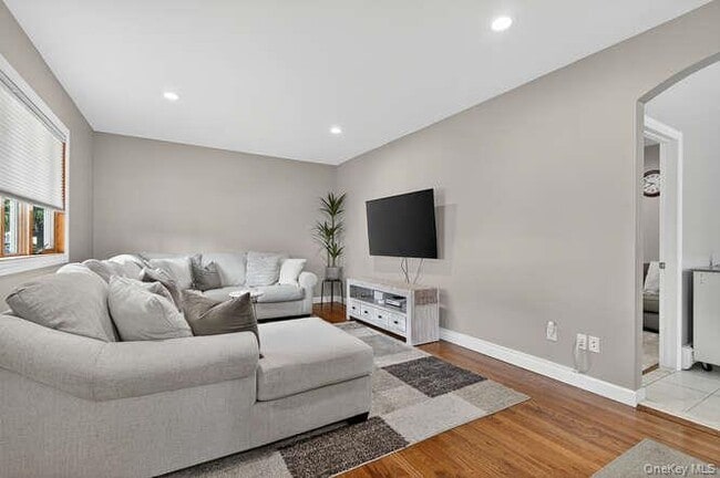 Photo - 132 Roosevelt Ave